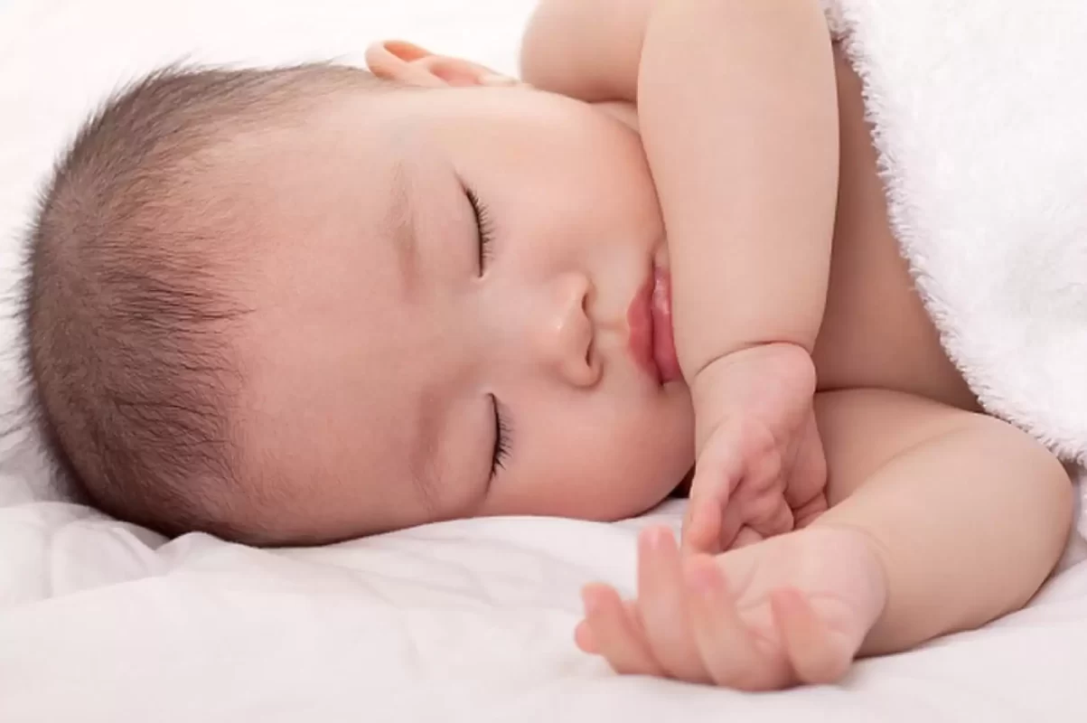 Trẻ khó ngủ thiếu chất gì? Mẹ cần bổ sung gì cho bé